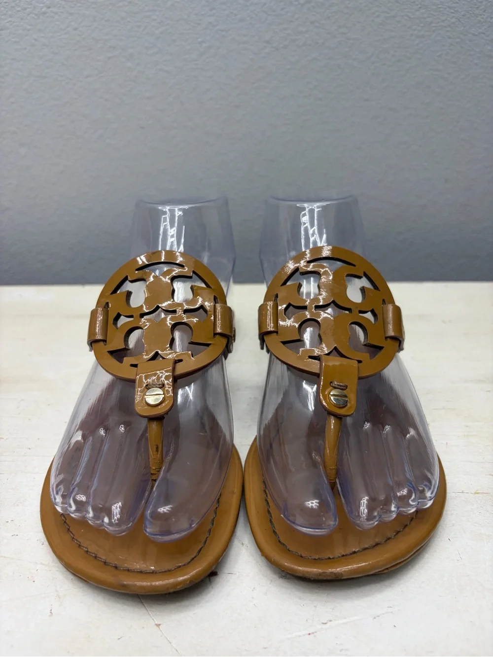 Tory Burch Brown Patent Leather Miller Thong Sandals Size 6